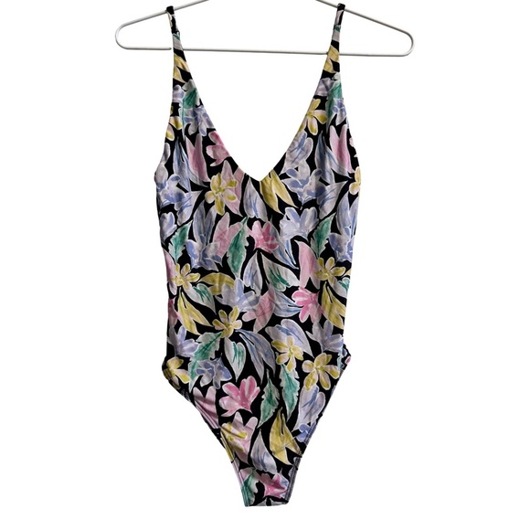 Beach riot one piece swimsuit - Picture 4 of 8